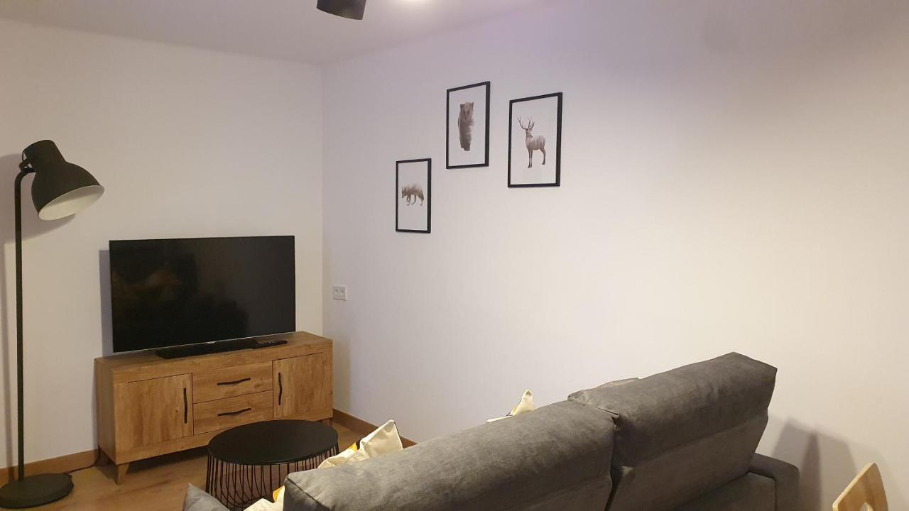Xia Apartaments Con Acceso A Piscina Rialp Ngoại thất bức ảnh